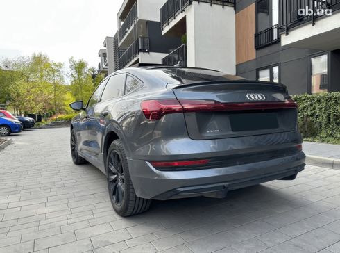 Audi E-Tron 2020 серый - фото 5