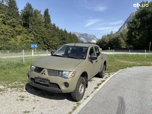 Mitsubishi L200 2010 зеленый - фото 4