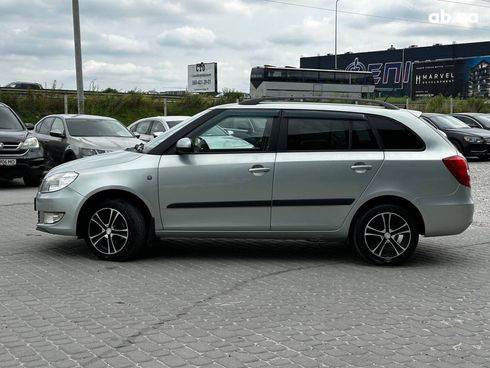 Skoda Fabia 2012 серый - фото 4