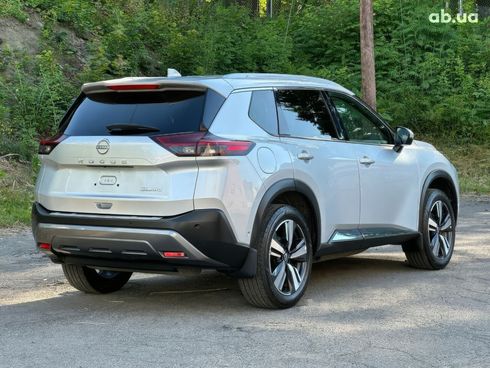 Nissan Rogue 2022 серебристый - фото 5