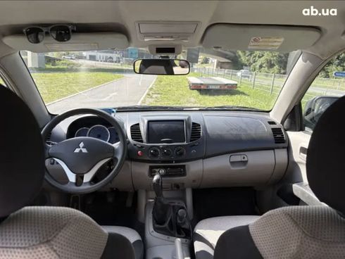 Mitsubishi L200 2010 зеленый - фото 5