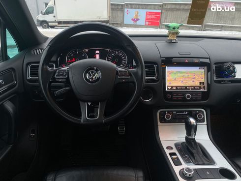 Volkswagen Touareg 2013 серый - фото 27
