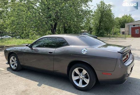 Dodge Challenger 2020 - фото 17