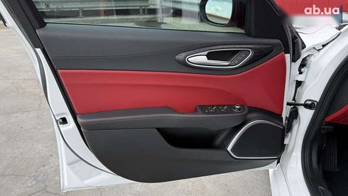 Alfa Romeo Giulia 2021 - фото 21