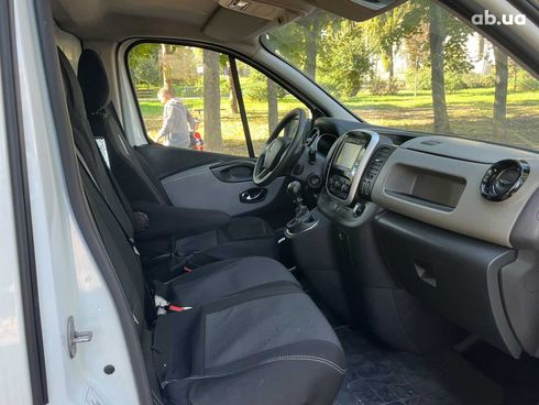 Renault Trafic 2018 белый - фото 20