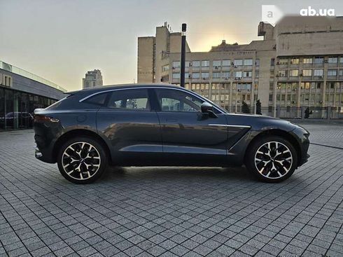 Aston Martin DBX 2021 - фото 8