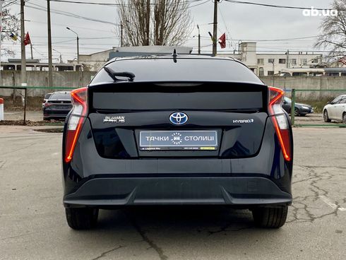 Toyota Prius 2016 черный - фото 6