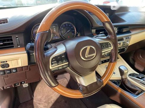 Lexus ES 2018 - фото 16