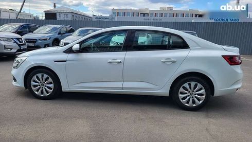 Renault Megane 2018 - фото 16