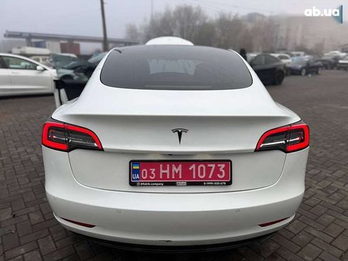 Tesla Model 3 2021 - фото 20