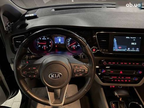 Kia Carnival 2018 - фото 11