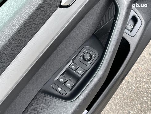 Volkswagen Passat 2015 серый - фото 25