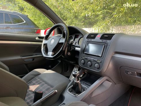 Volkswagen Golf GTI 2005 красный - фото 20