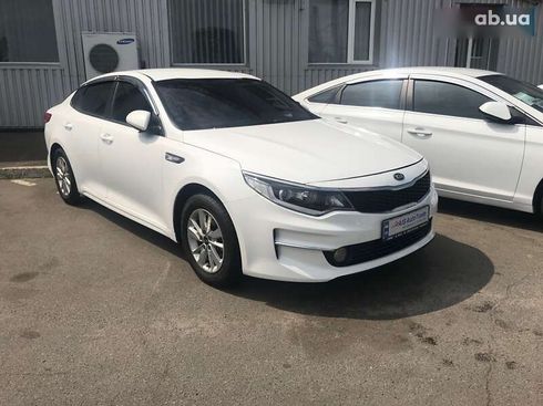 Kia K5 2017 - фото 3