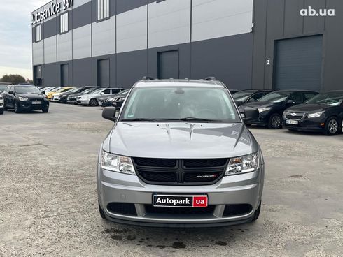 Dodge Journey 2018 серый - фото 12