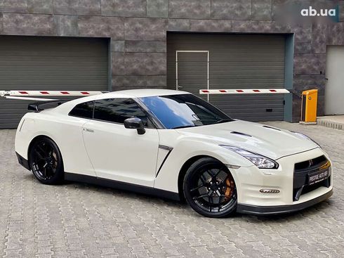 Nissan GT-R 2013 - фото 5