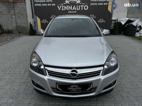 Opel Astra 2013 - фото 8