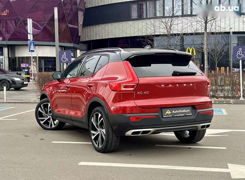 Volvo XC40 2022 - фото 9