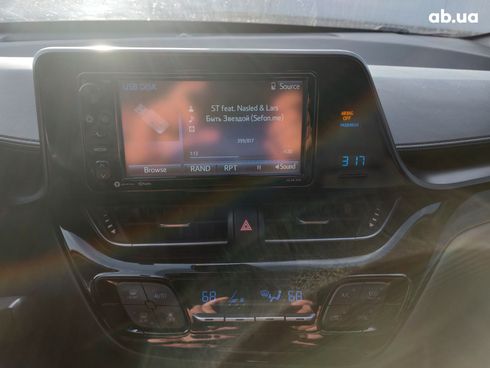 Toyota C-HR 2018 красный - фото 2