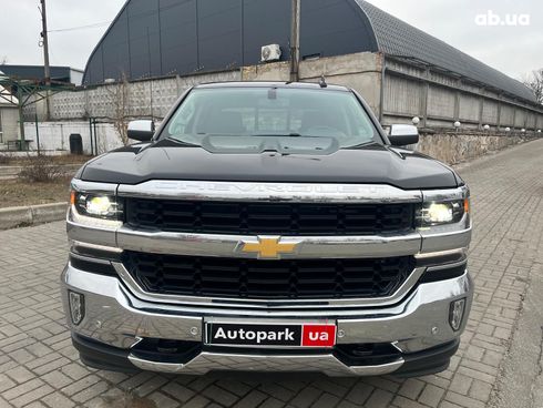 Chevrolet Silverado 2018 черный - фото 2