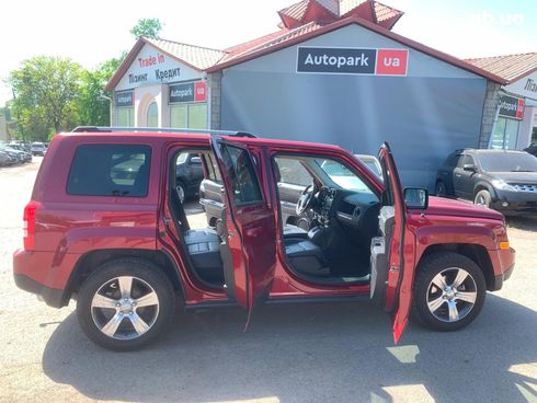 Jeep Patriot 2016 красный - фото 38