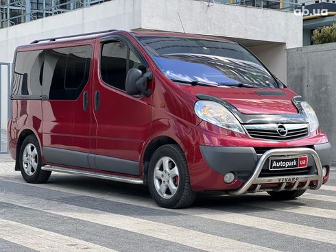 Opel Vivaro 2009 красный - фото 19