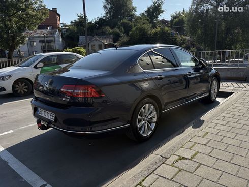Volkswagen Passat 2017 синий - фото 7
