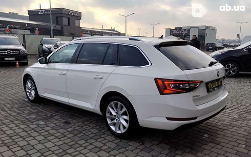 Skoda Superb 2018 - фото 2