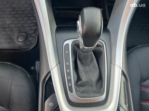 Ford Fusion 2015 красный - фото 30