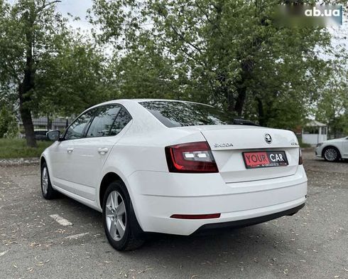 Skoda Octavia 2018 - фото 15