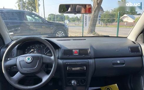 Skoda Octavia 2010 - фото 16