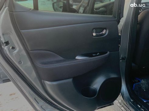 Nissan Leaf 2020 серый - фото 19