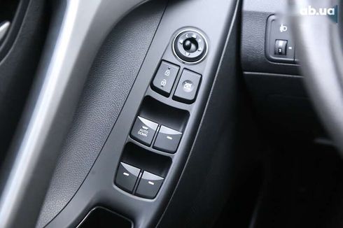 Hyundai Elantra 2012 - фото 22