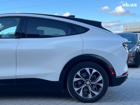 Ford Mustang Mach-E 2020 белый - фото 21