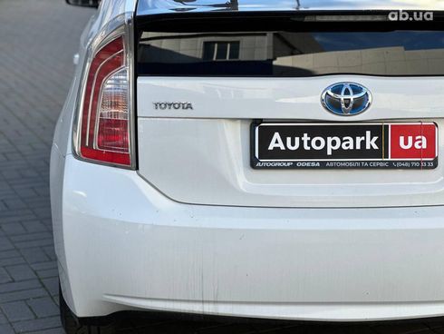 Toyota Prius 2014 белый - фото 8