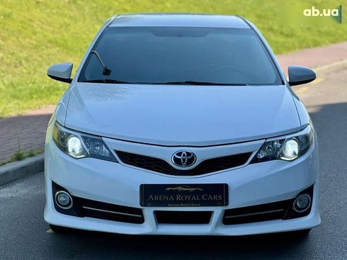 Toyota Camry 2014 - фото 8