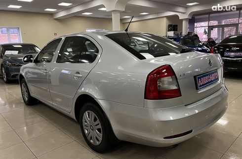 Skoda Octavia 2013 серебристый - фото 8