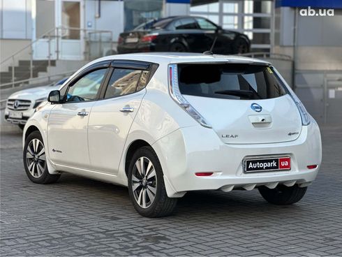 Nissan Leaf 2015 белый - фото 7