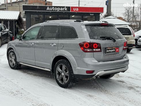Dodge Journey 2017 серый - фото 8