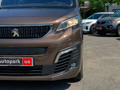 Peugeot Traveller 2017 коричневый - фото 9
