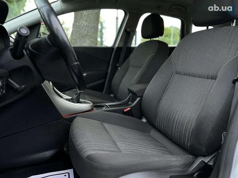 Opel Astra 2010 - фото 28