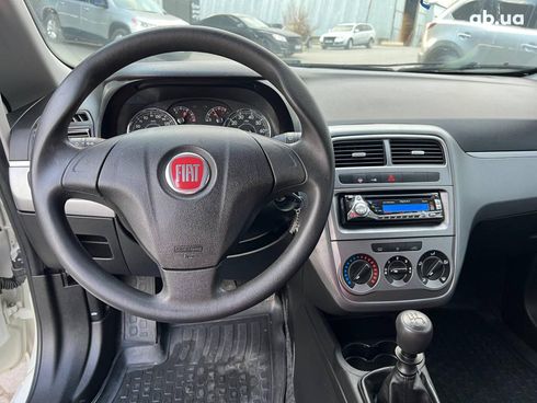 Fiat grande punto 2012 белый - фото 23