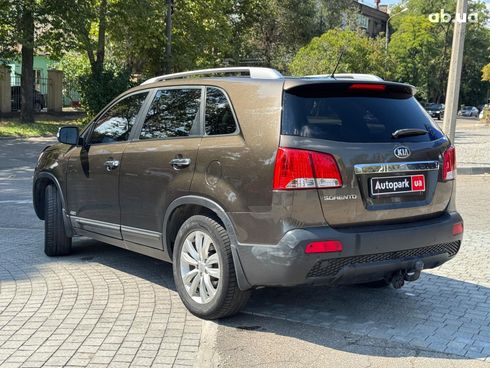 Kia Sorento 2010 коричневый - фото 3