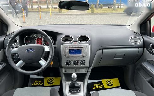 Ford Focus 2010 - фото 11