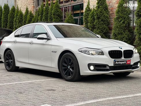 BMW 5 серия 2014 белый - фото 22