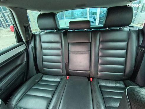 Volkswagen Touareg 2005 черный - фото 18