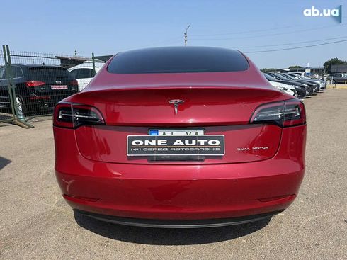 Tesla Model 3 2021 - фото 7
