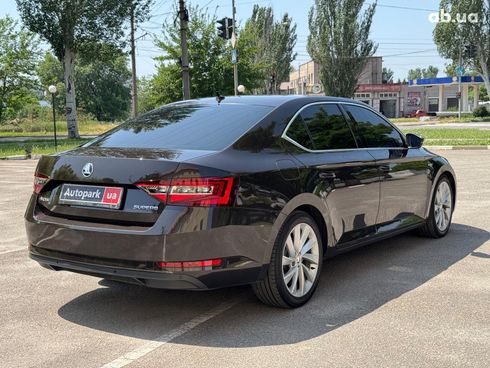 Skoda Superb 2016 коричневый - фото 5