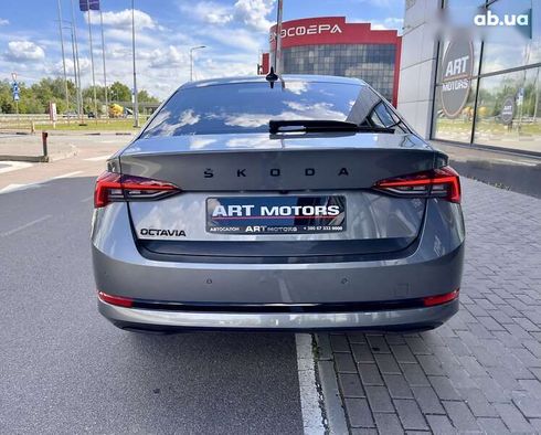 Skoda Octavia 2023 - фото 11