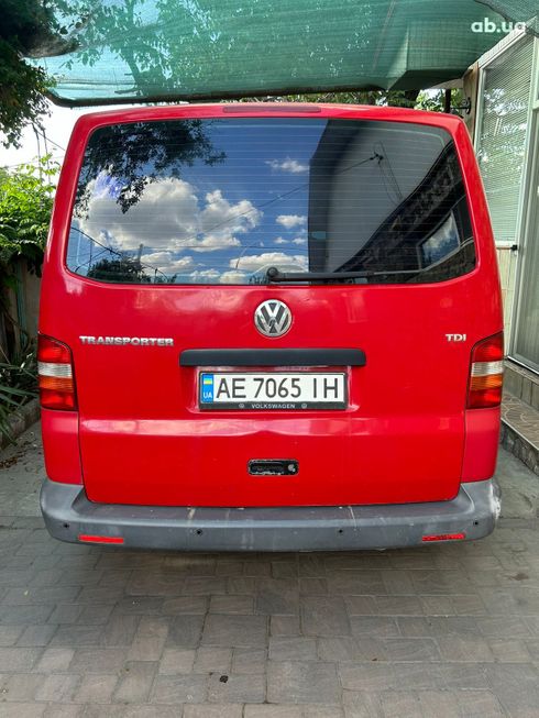 Volkswagen Transporter 2004 красный - фото 3